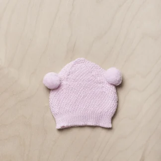 Gorro com pompom em ponto de arroz duplo