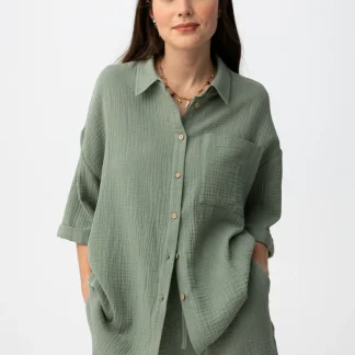 Camisa oversize verde manga curta