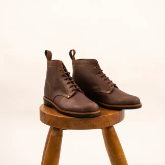 Botas Artesanais em Pele Castanha