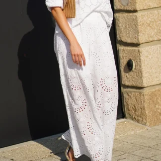 Pantalona bordada com forro