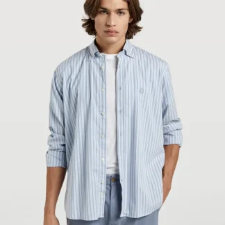 Camisa regular fit com botões no colarinho