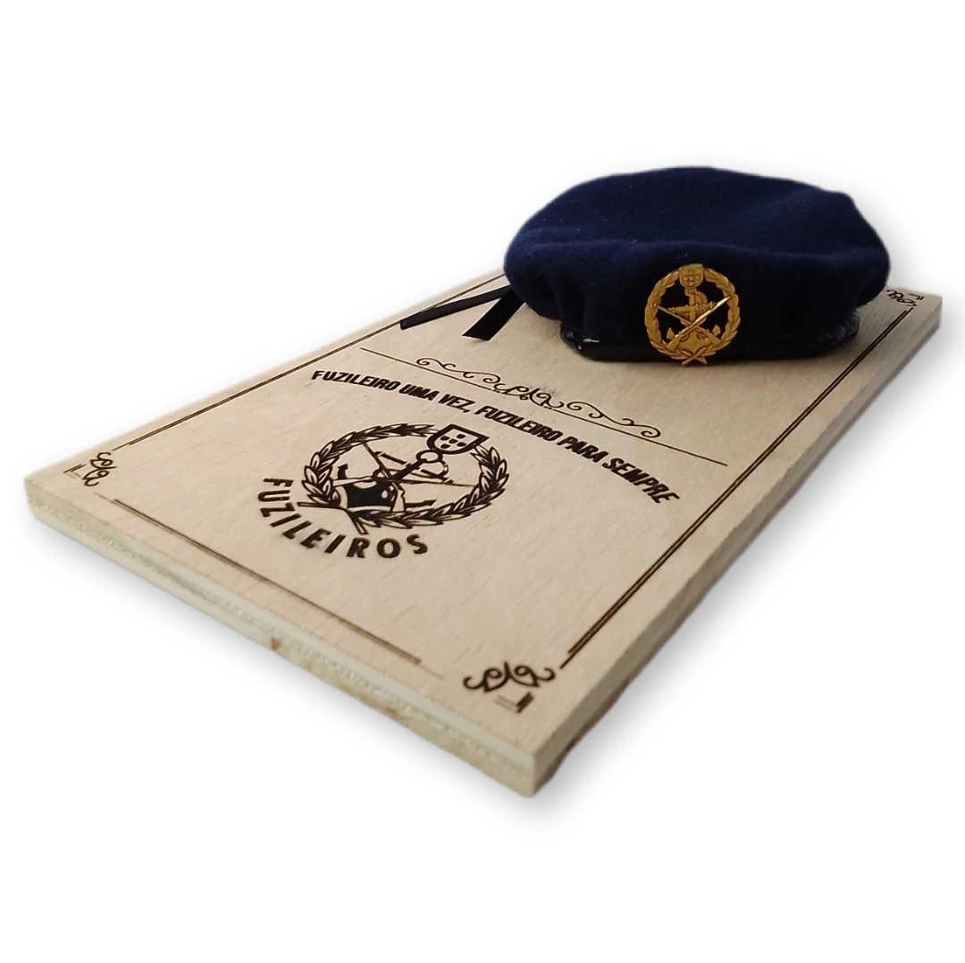 Placa decorativa com boina miniatura - Image 6