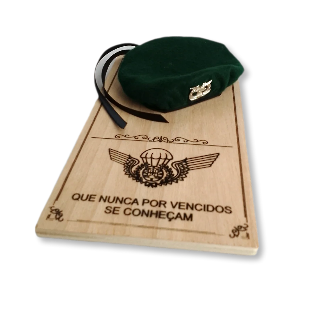 Placa decorativa com boina miniatura - Image 5